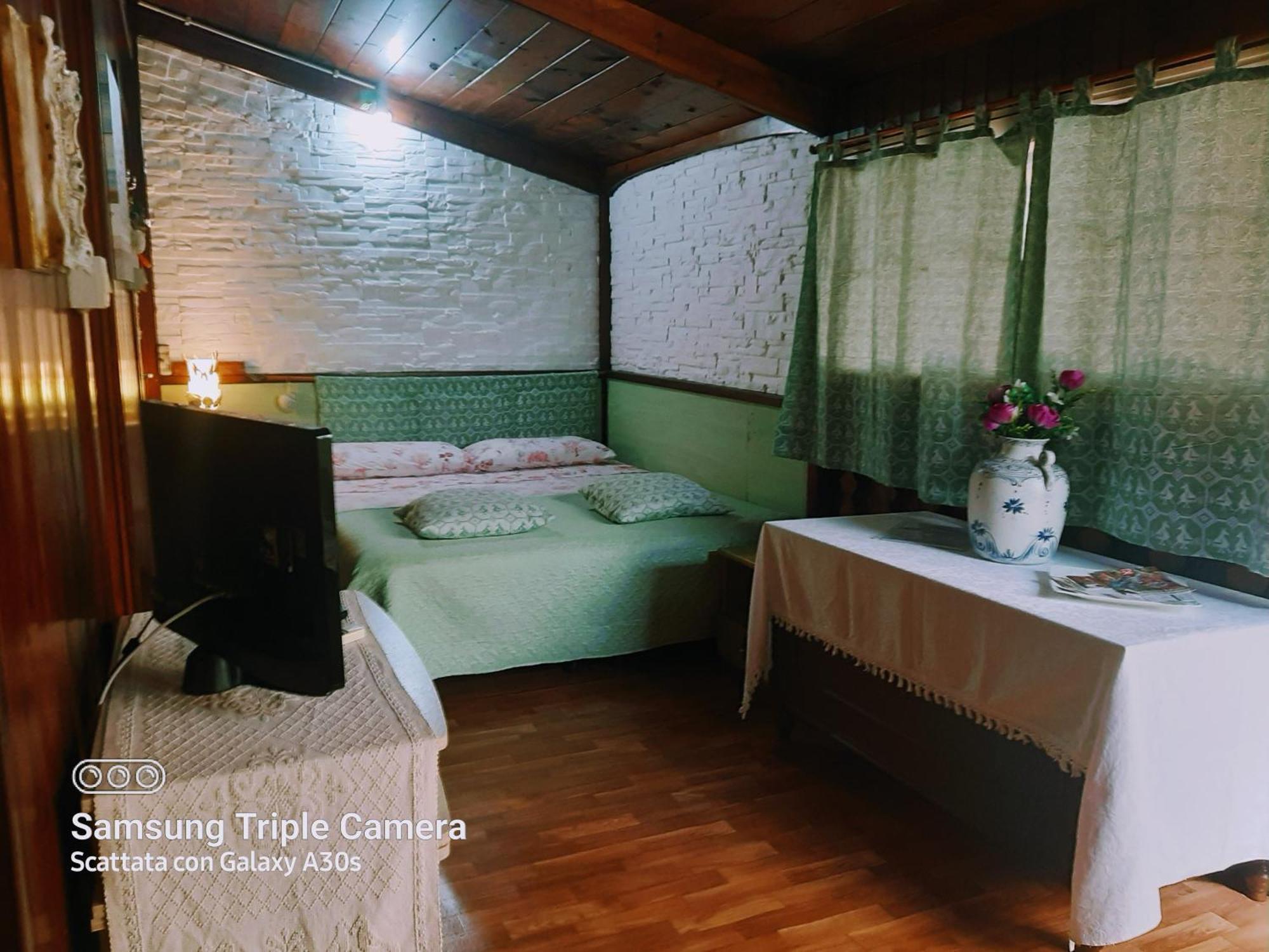 Tom E Jerry Bed & Breakfast Домус де Мария Стая снимка